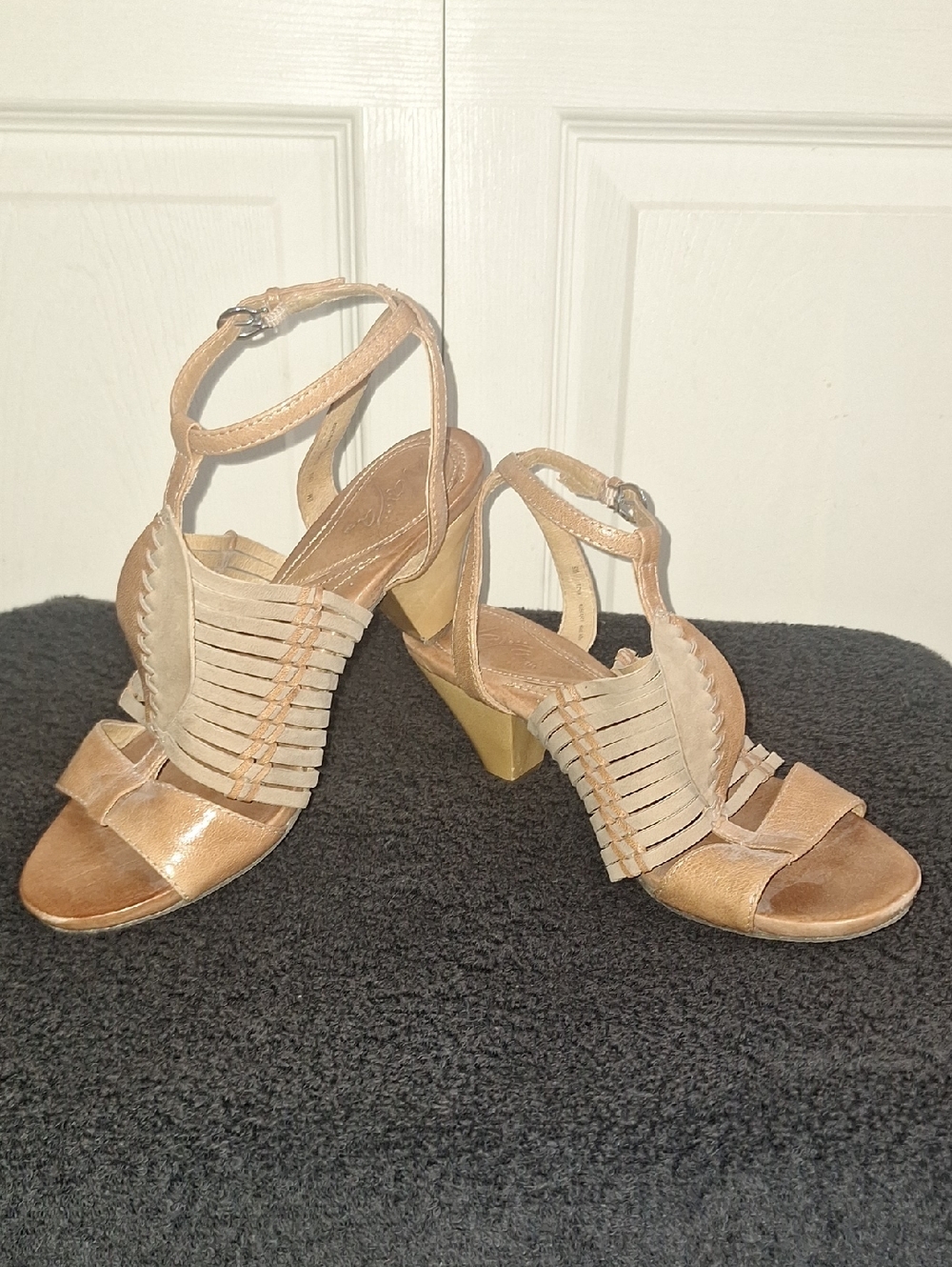 Naya "Tova" T Strap Woven Gladiator Sandals - 9 - Khaki Tan